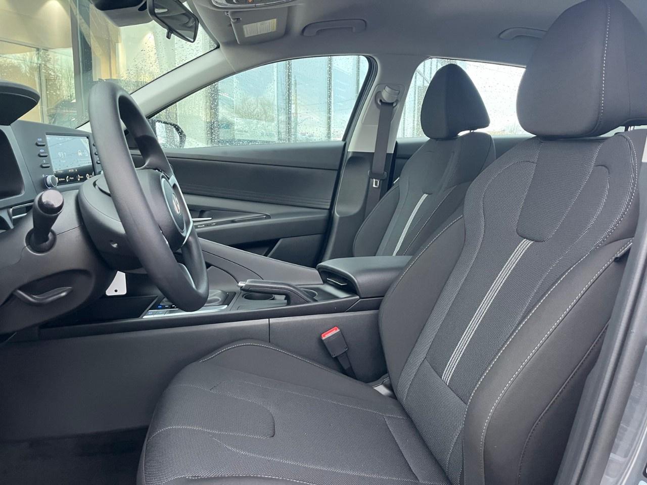 2026 Hyundai Elantra Essential IVT Photo