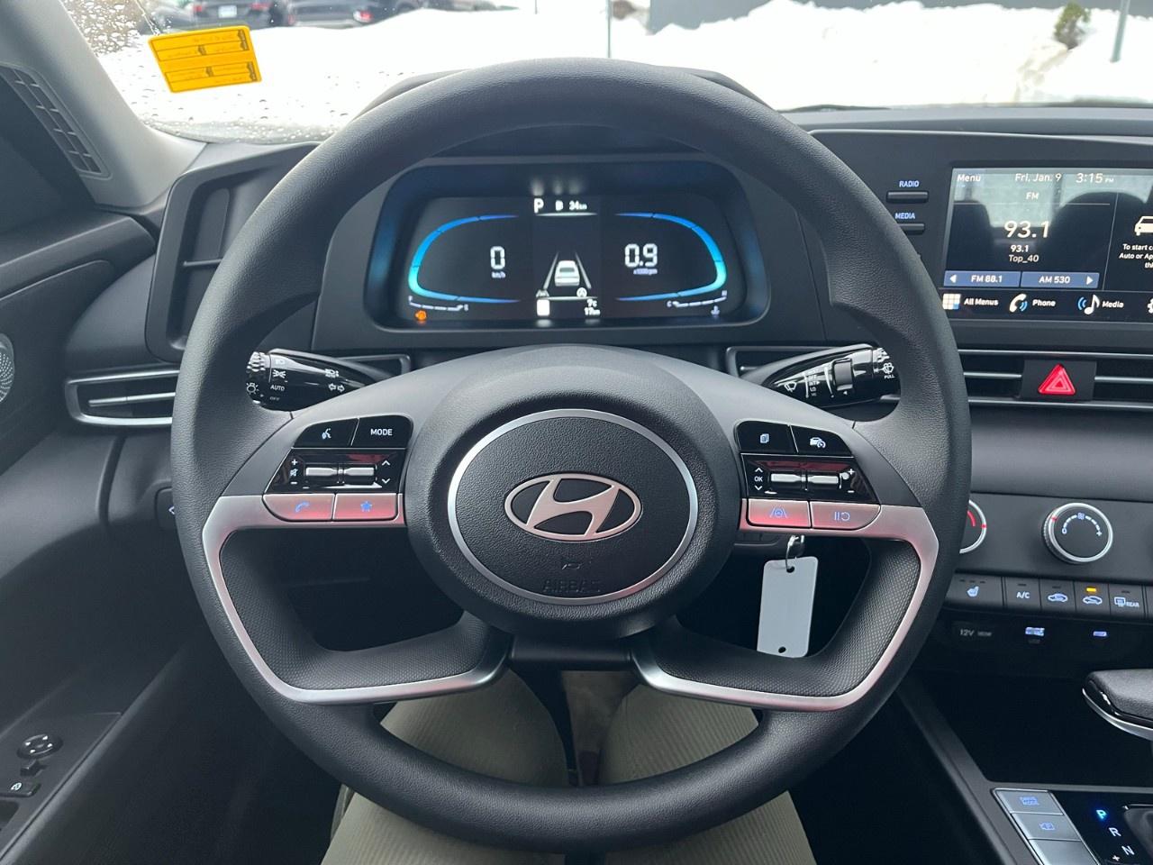 2026 Hyundai Elantra Essential IVT Photo