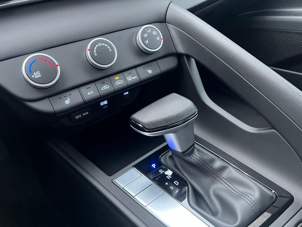 2026 Hyundai Elantra Essential IVT Photo