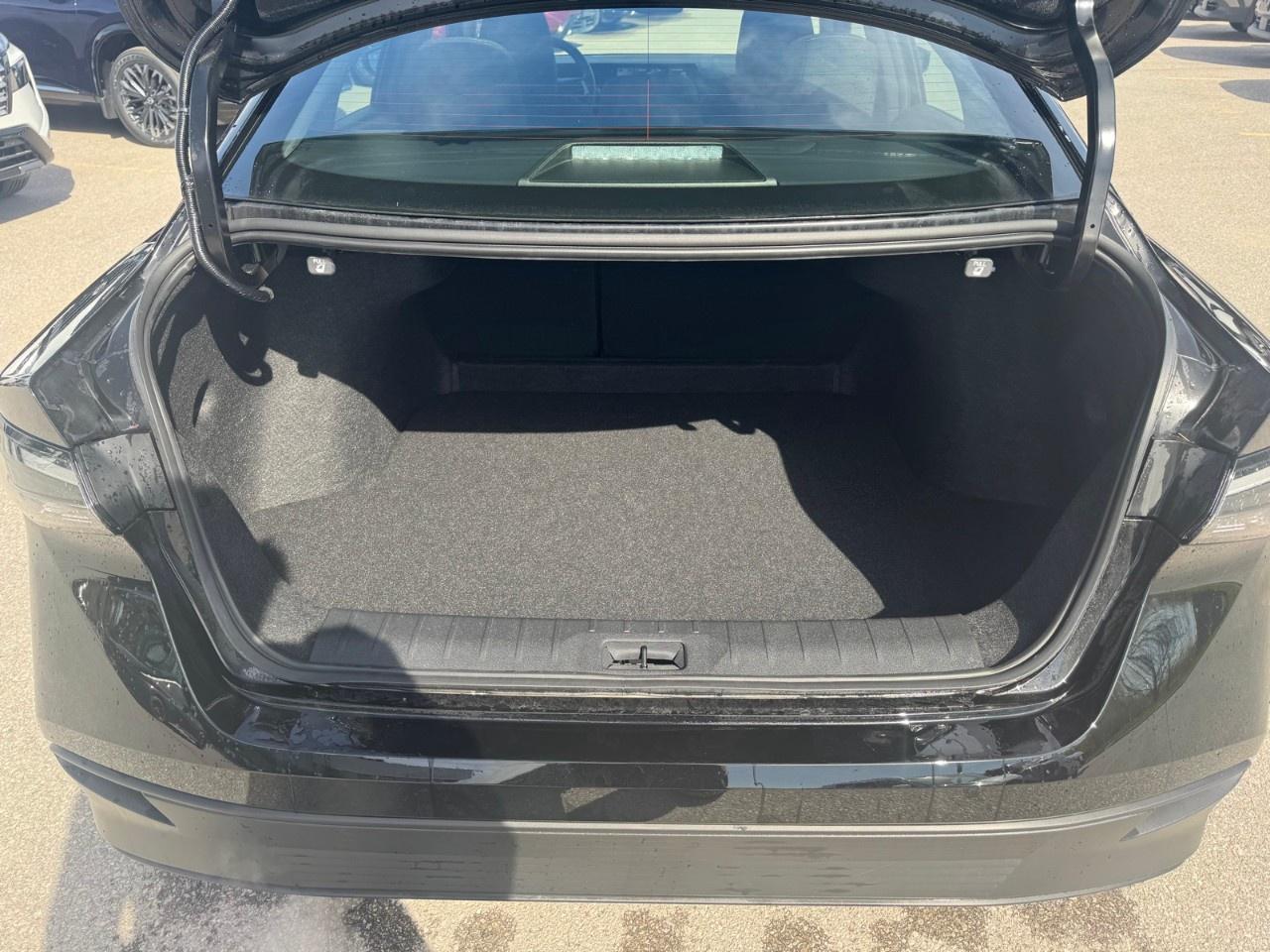 2026 Nissan Sentra SV SEDAN Photo