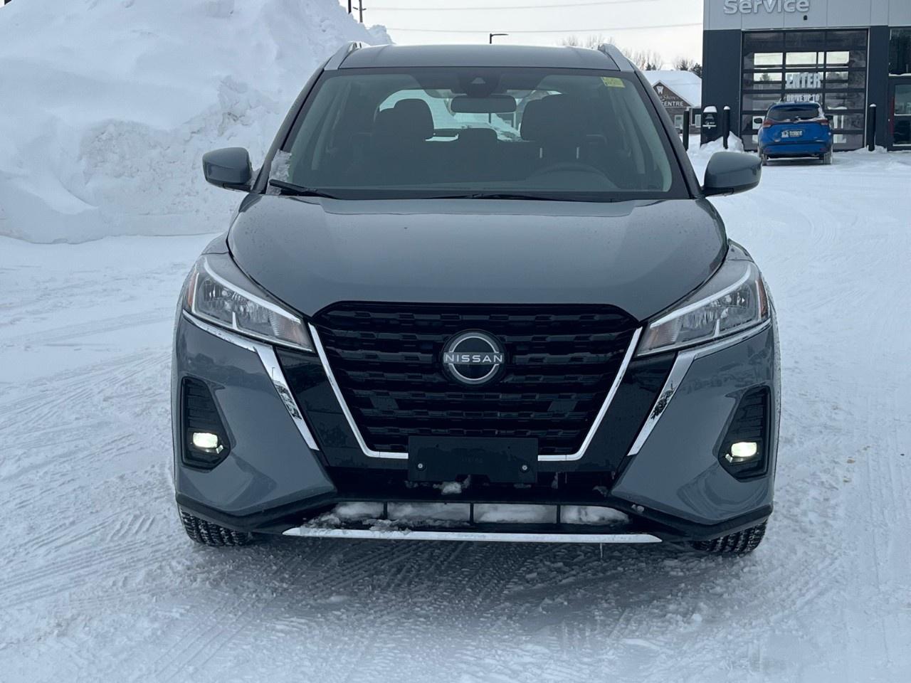 2025 Nissan Kicks Play SV FWD Photo