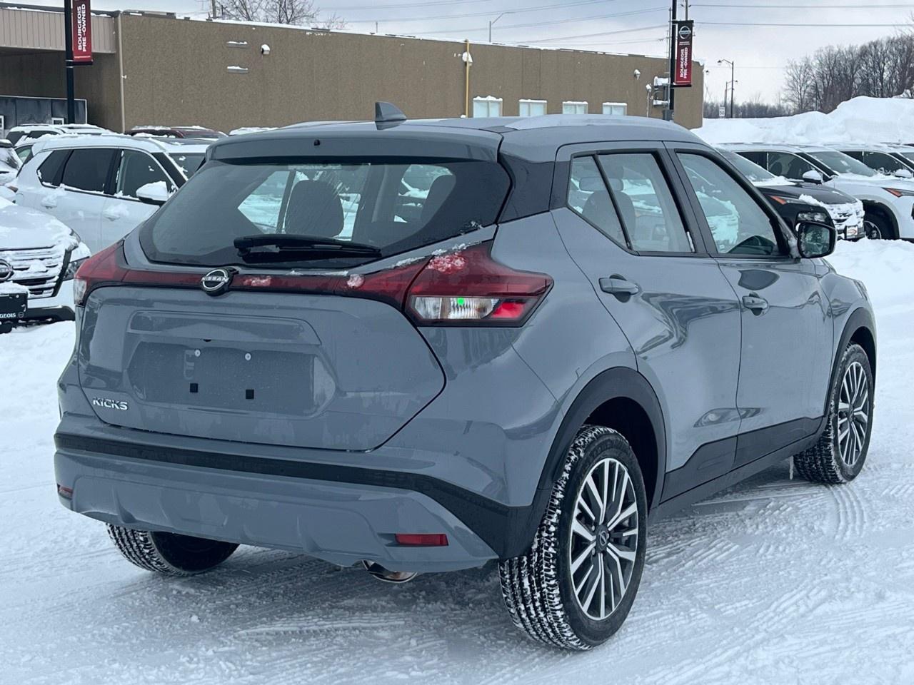 2025 Nissan Kicks Play SV FWD Photo