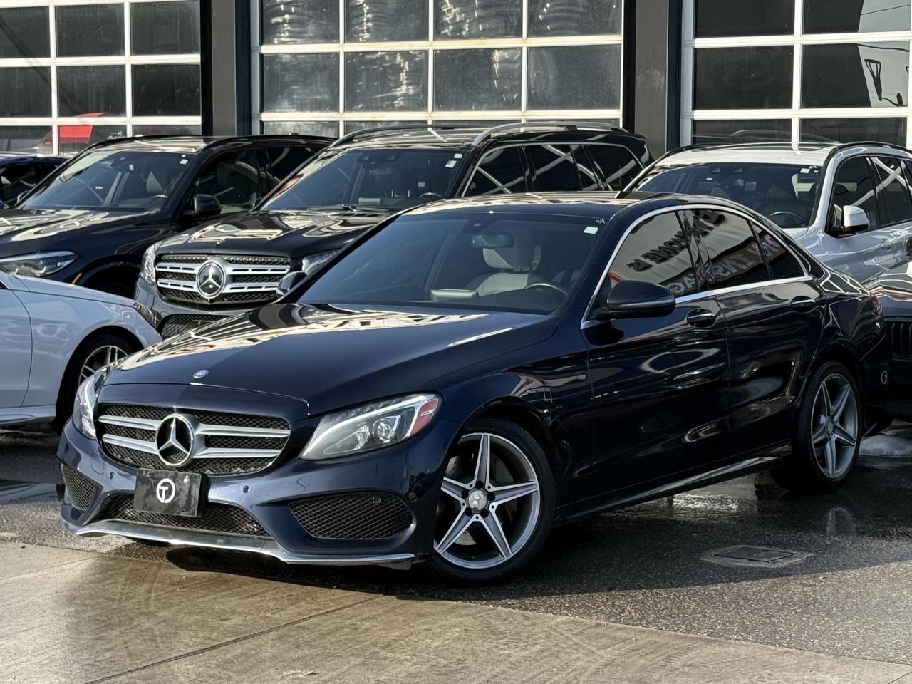 2015 Mercedes-Benz C-Class 300 //AMG PKG | PANO | NAVI | BACK UP CAMERA Photo3