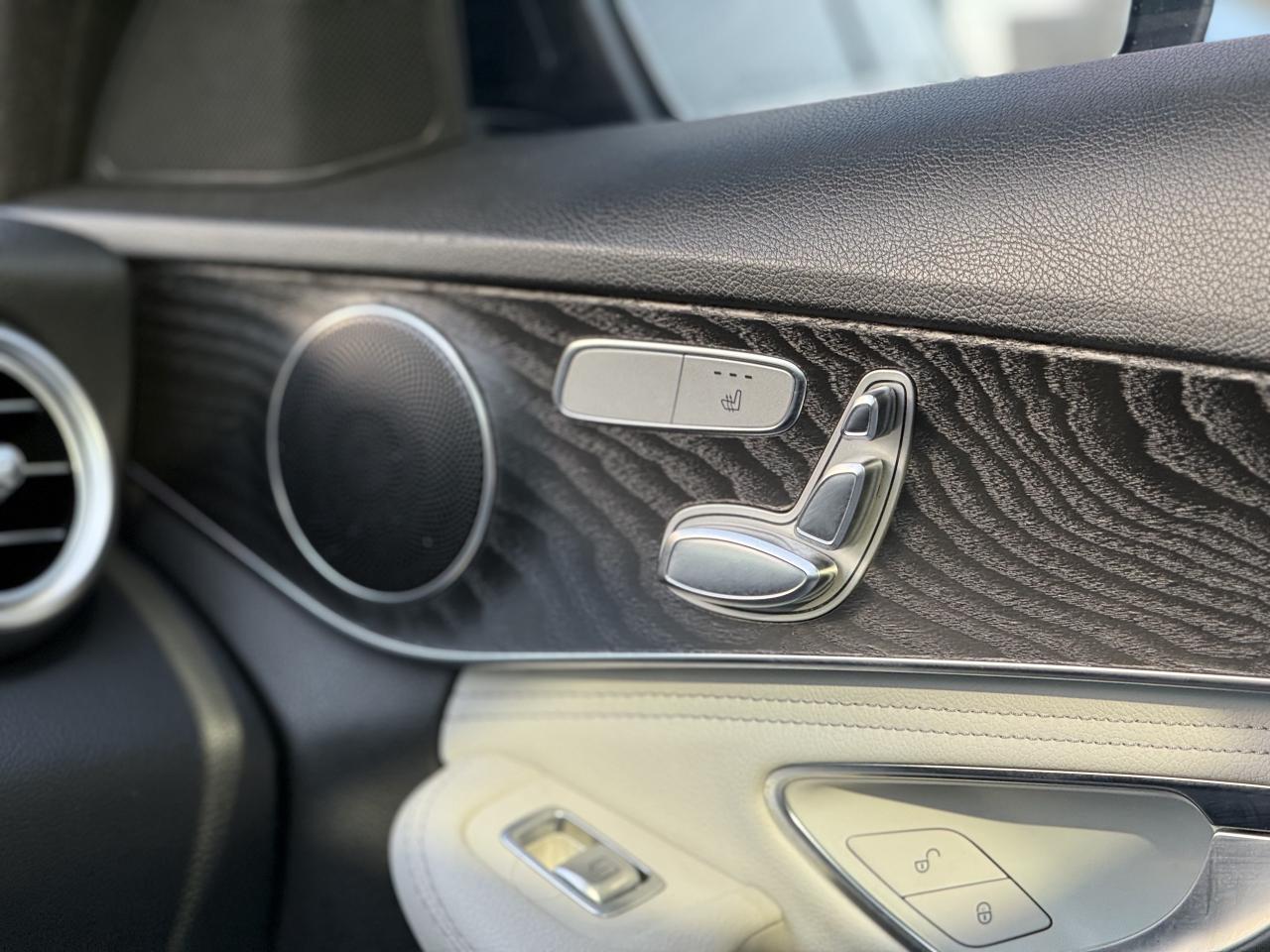 2015 Mercedes-Benz C-Class 300 //AMG PKG | PANO | NAVI | BACK UP CAMERA Photo