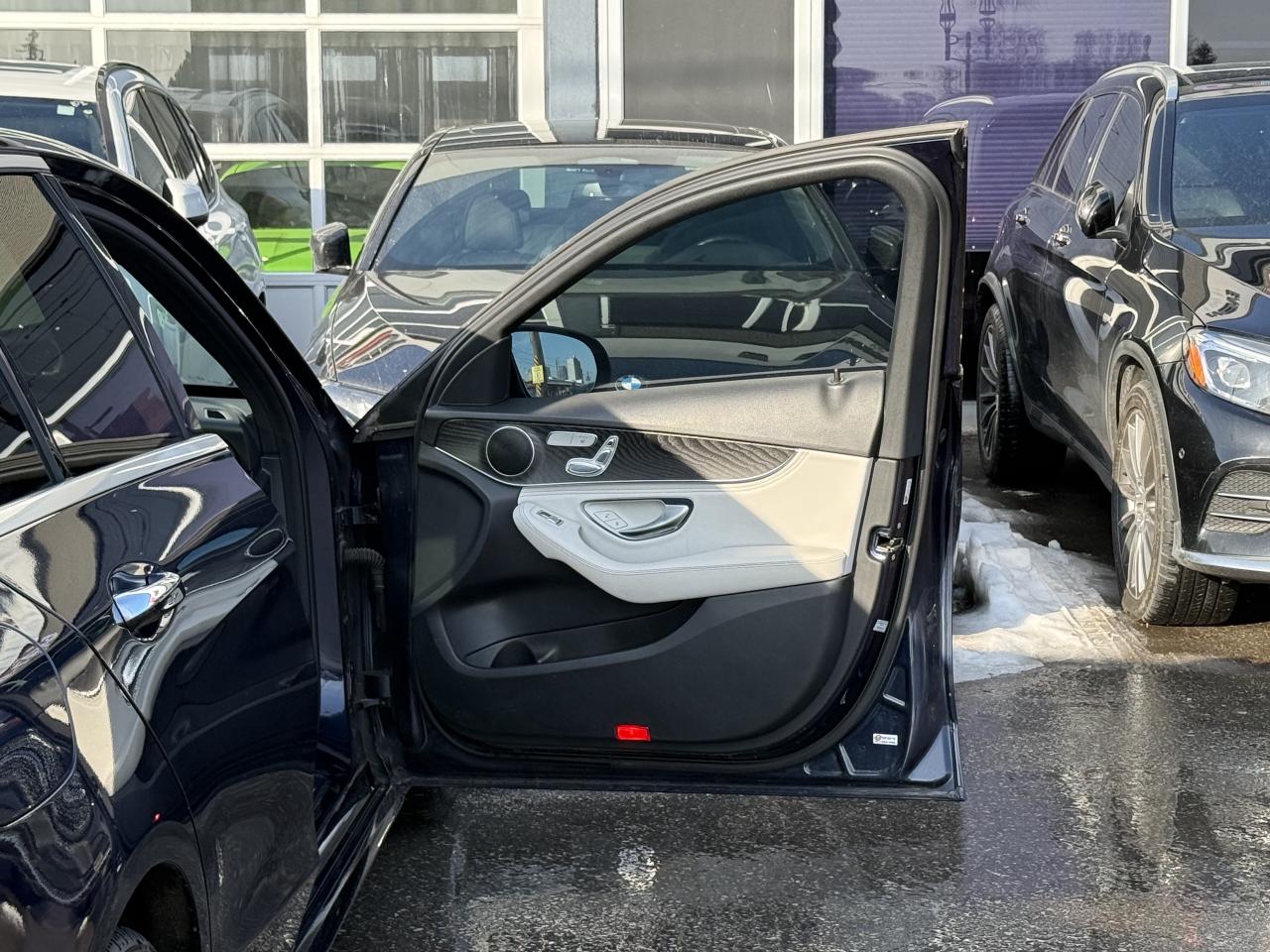 2015 Mercedes-Benz C-Class 300 //AMG PKG | PANO | NAVI | BACK UP CAMERA Photo