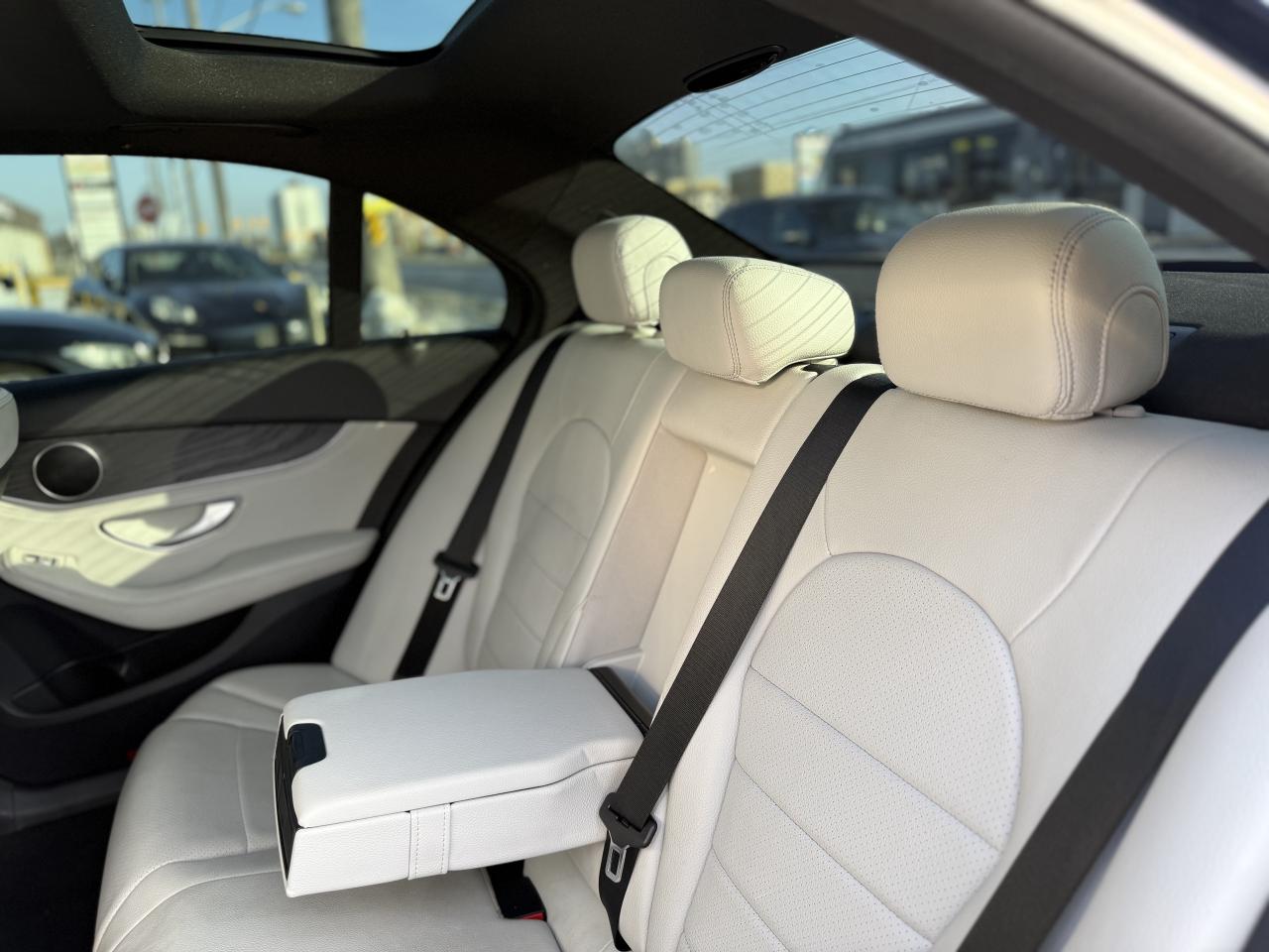 2015 Mercedes-Benz C-Class 300 //AMG PKG | PANO | NAVI | BACK UP CAMERA Photo