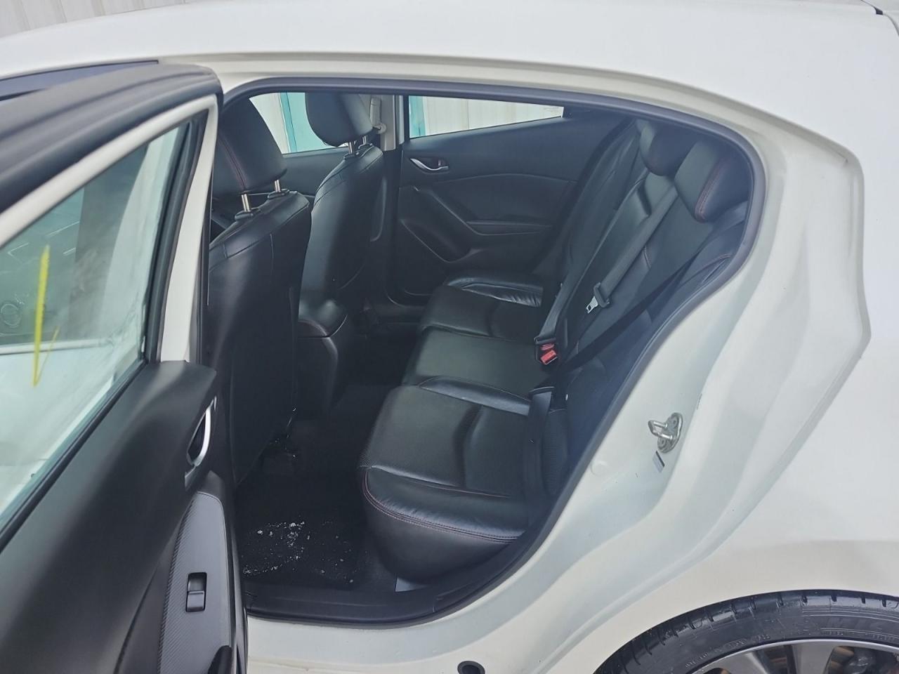 2015 Mazda MAZDA3 GT Photo