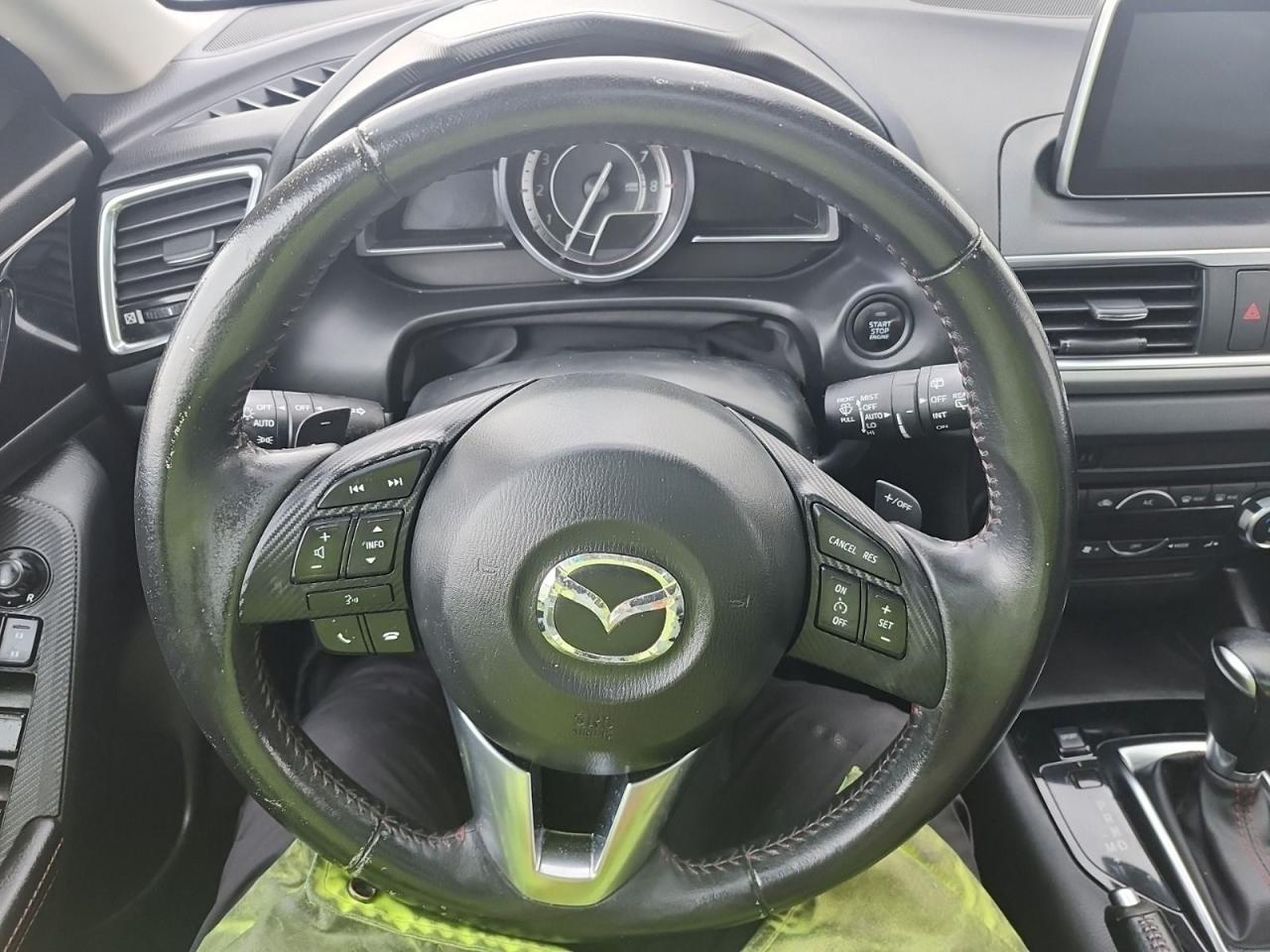 2015 Mazda MAZDA3 GT Photo