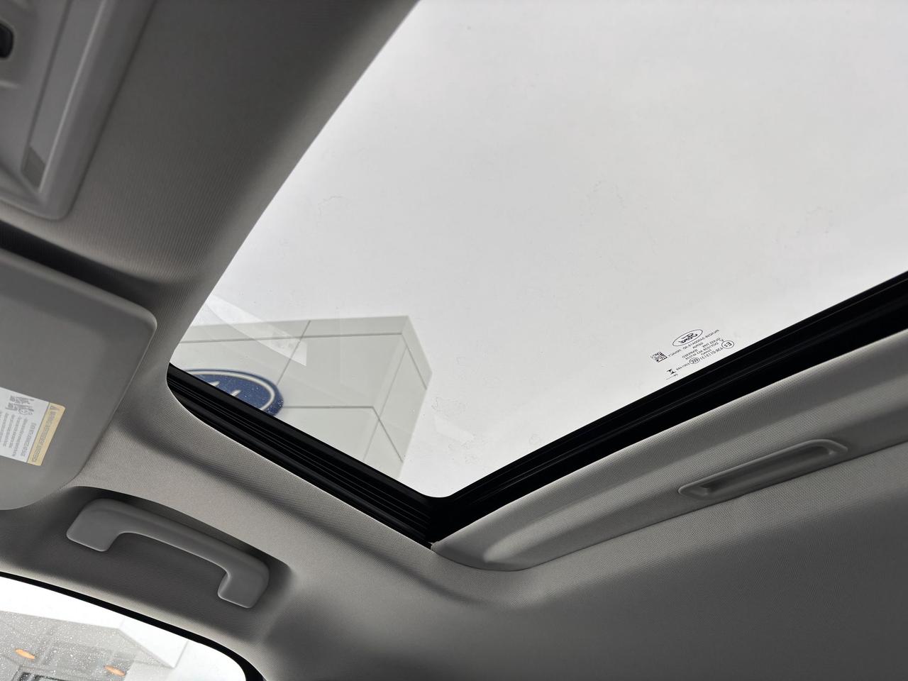 2024 Ford Maverick XLT, LUXURY PACKAGE! MOONROOF, AWD! WELL EQUIPPED! Photo