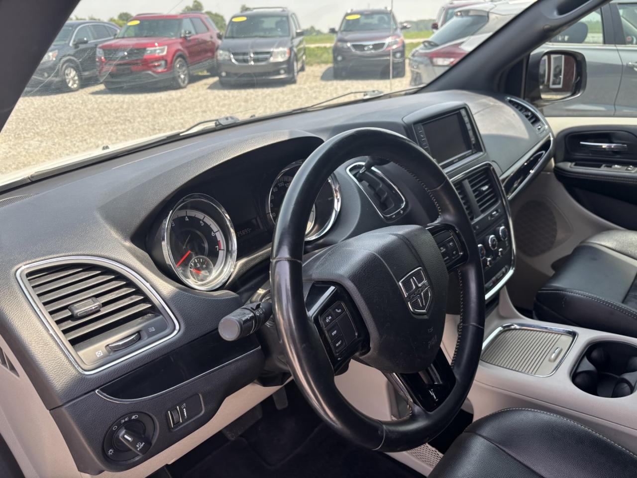 2019 Dodge Grand Caravan SE Plus Photo