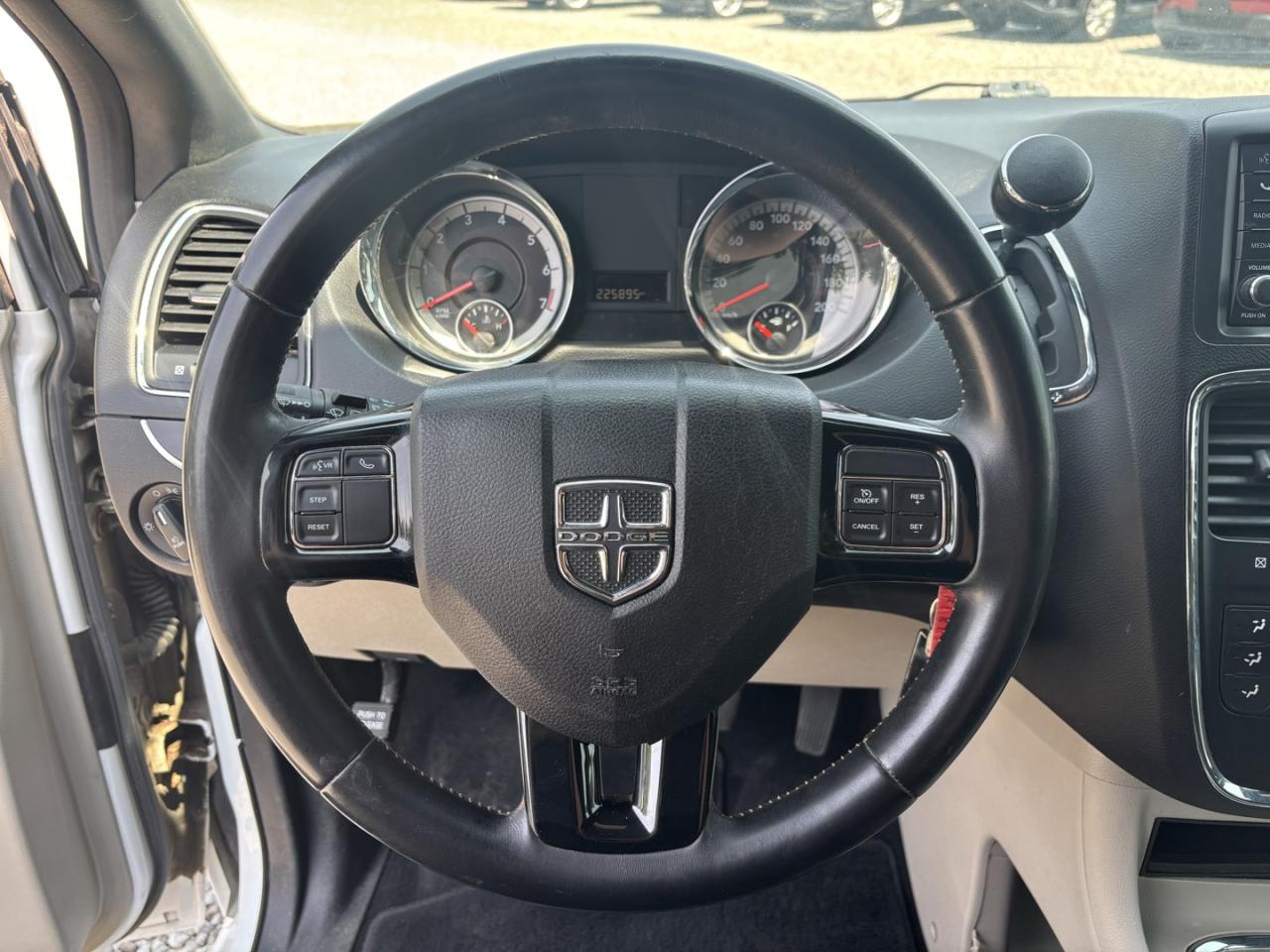 2019 Dodge Grand Caravan SE Plus Photo