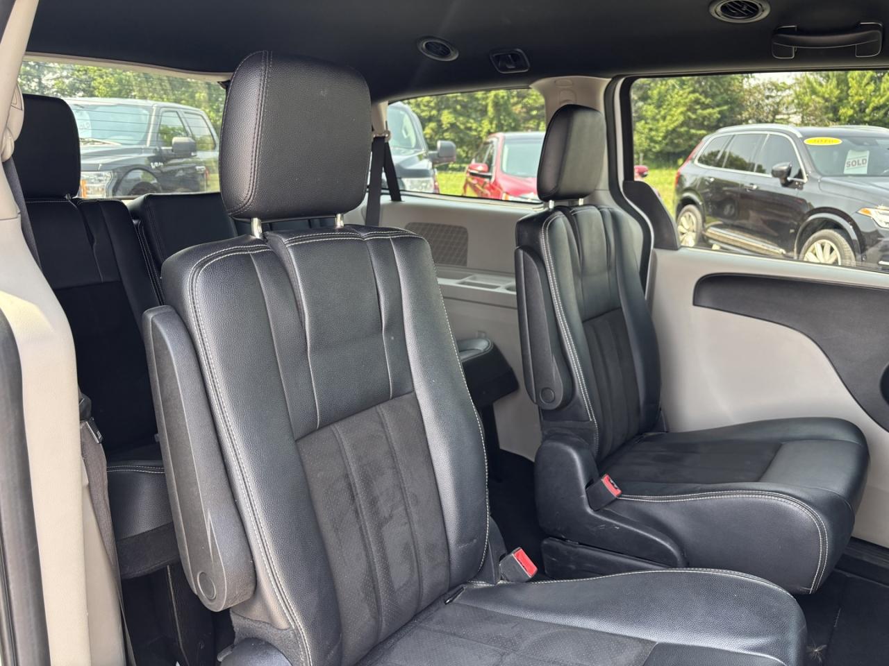 2019 Dodge Grand Caravan SE Plus Photo