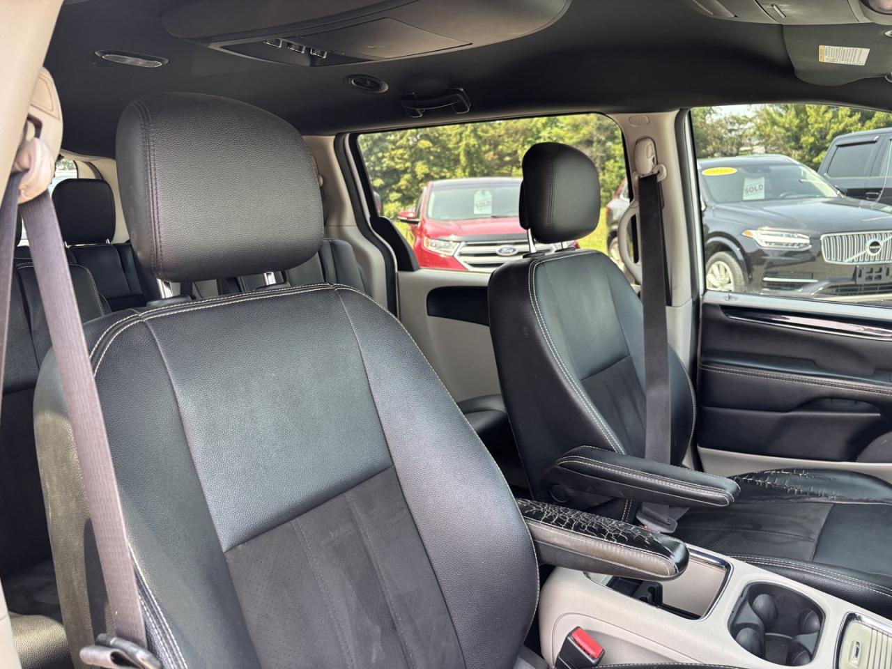 2019 Dodge Grand Caravan SE Plus Photo