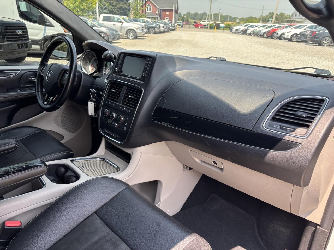 2019 Dodge Grand Caravan SE Plus Photo