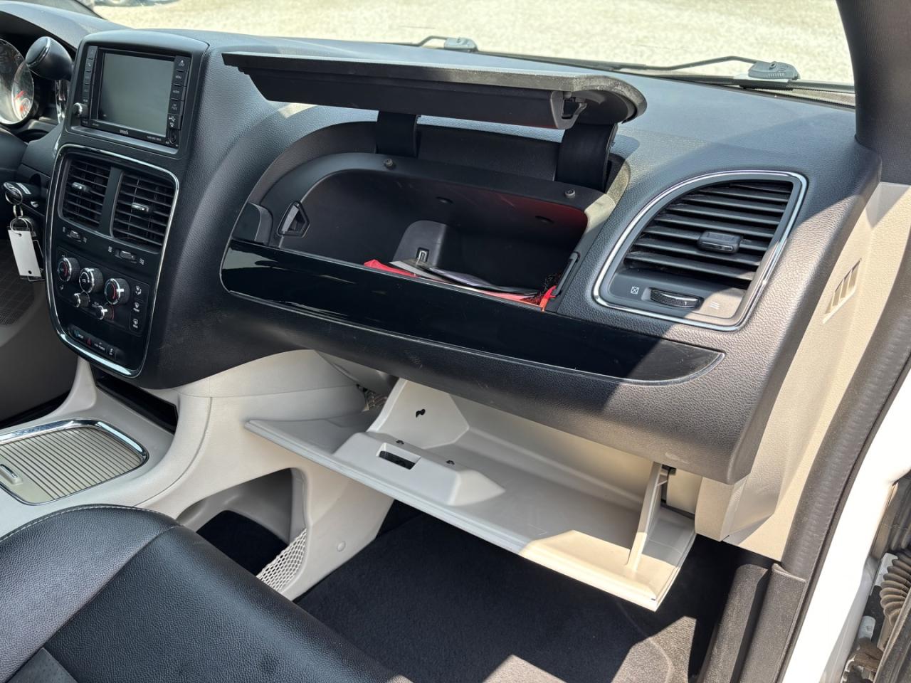 2019 Dodge Grand Caravan SE Plus Photo