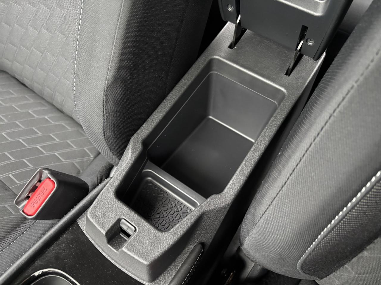 2024 Nissan Kicks SV Photo