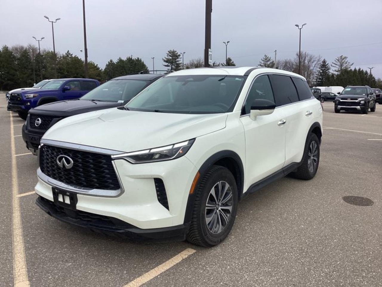 2023 Infiniti QX60 PURE | Panoramic Roof | Heated Seats | Leather Seats Photo