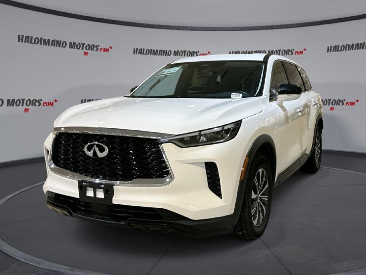 2023 Infiniti QX60 PURE AWD | Panoramic Roof | No accidents Photo