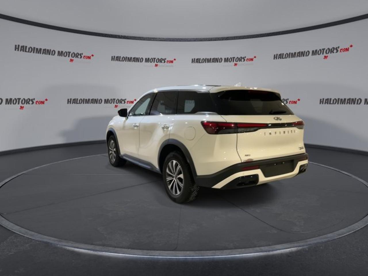 2023 Infiniti QX60 PURE AWD | Panoramic Roof | No accidents Photo