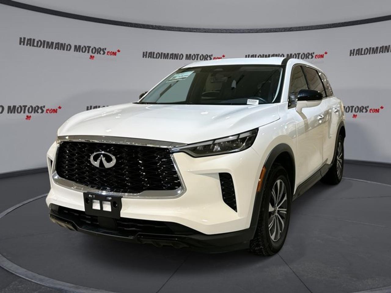 2023 Infiniti QX60 PURE AWD | Panoramic Roof | No accidents Photo