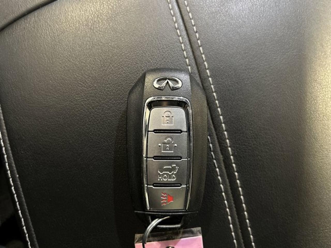 2023 Infiniti QX60 PURE AWD | Panoramic Roof | No accidents Photo