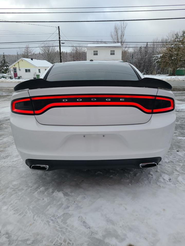 2016 Dodge Charger SXT - Photo #6