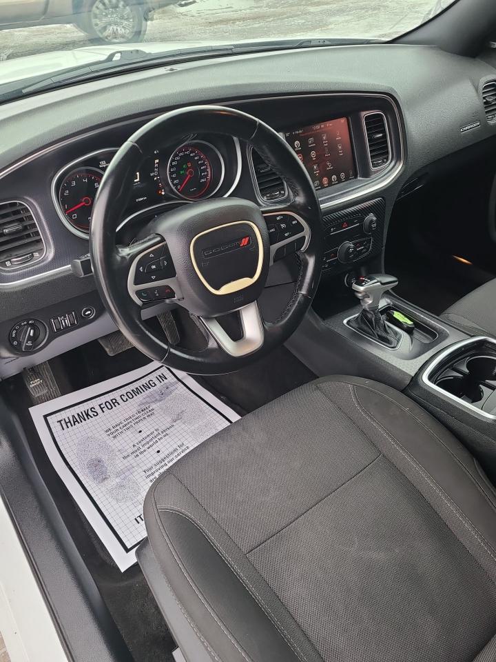 2016 Dodge Charger SXT - Photo #7