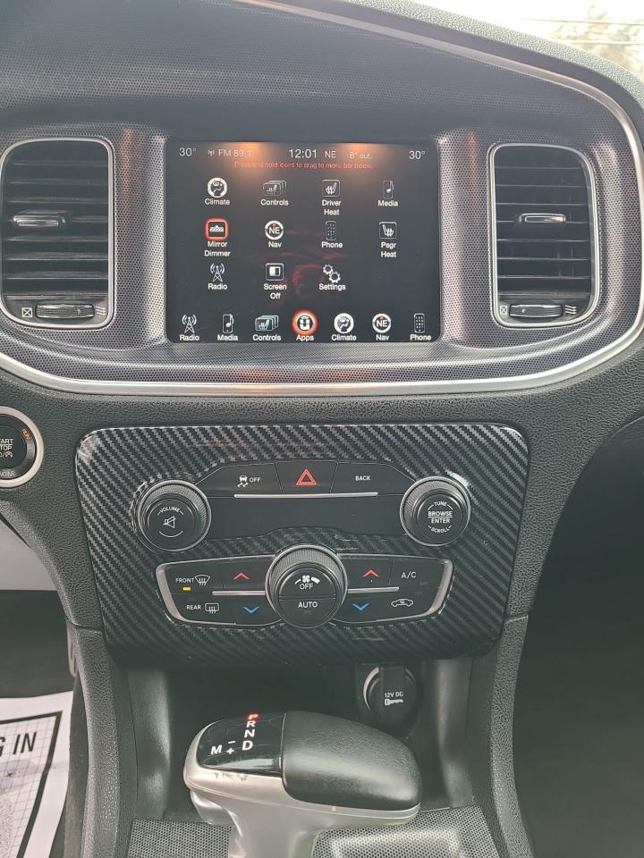 2016 Dodge Charger SXT - Photo #10