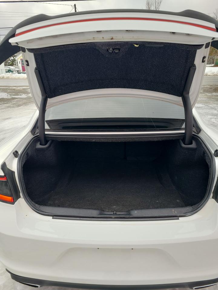 2016 Dodge Charger SXT - Photo #13