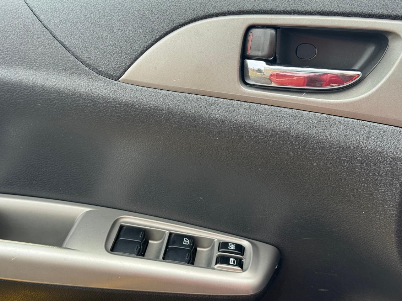 2010 Subaru Impreza 2.5i **CLEAN CARFAX** Photo