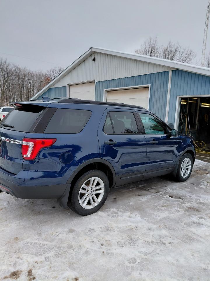 2017 Ford Explorer Base Photo