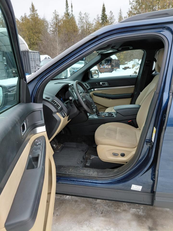 2017 Ford Explorer Base Photo