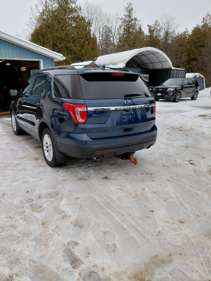 2017 Ford Explorer Base Photo2