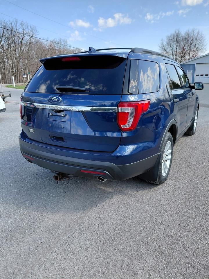 2017 Ford Explorer Base Photo