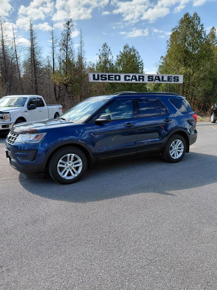 2017 Ford Explorer Base Photo