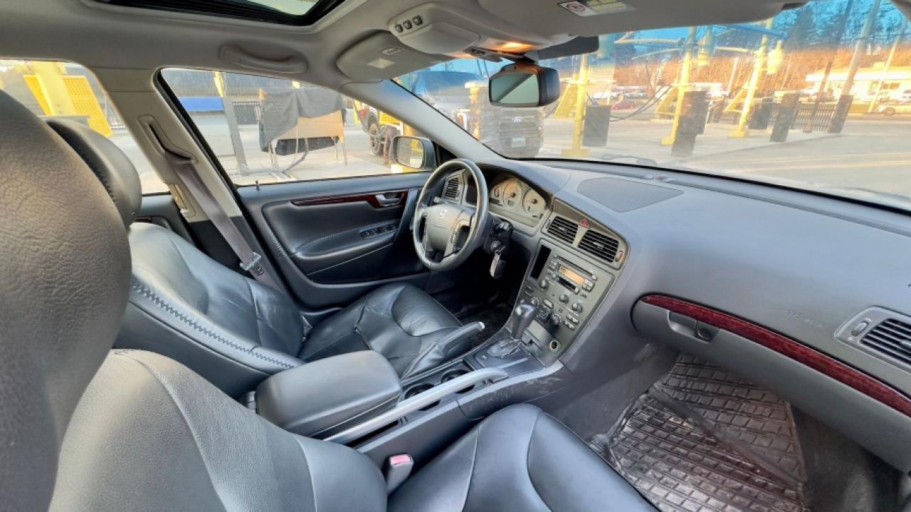 2004 Volvo XC70 * AS IS * " Photo