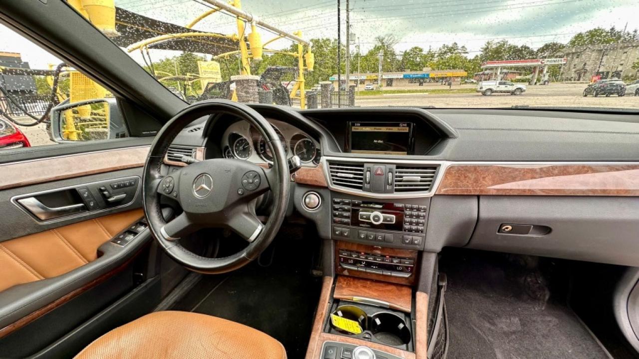 2012 Mercedes-Benz E-Class 550* DEALER SERVICED * AWD * LOW KM " Photo
