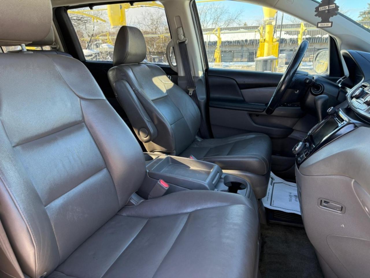 2017 Honda Odyssey * EX-L * NO ACCIDENTS * " Photo4