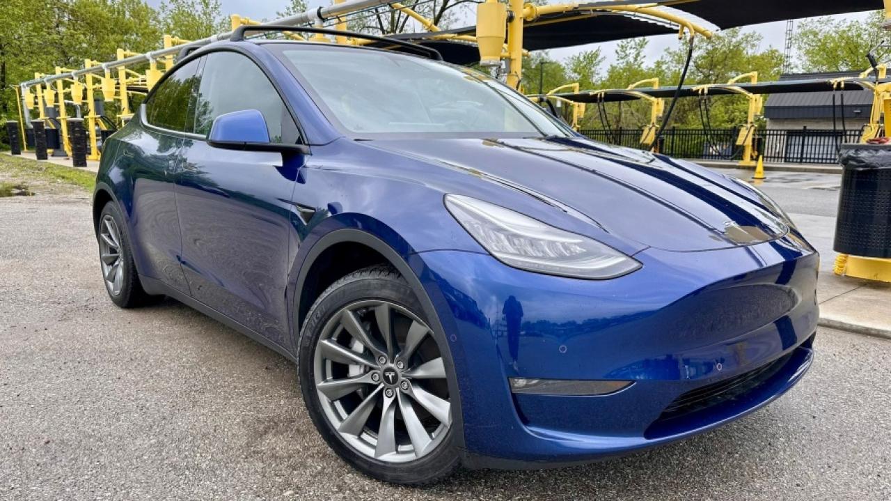 2021 Tesla Model Y * DRIVES LIKE NEW * MINT STANDARD RANGE Photo2