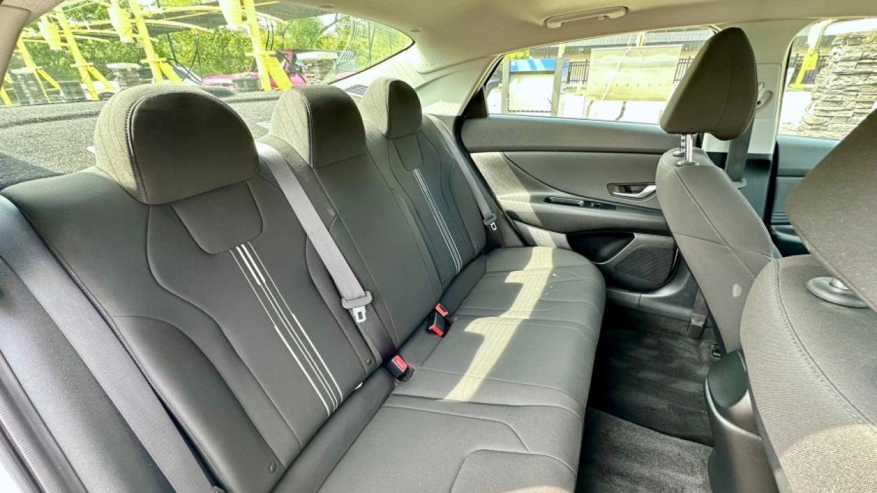 2021 Hyundai Elantra * ONE OWNER *  PREFERRED IVT W/SUN & TECH SEL Photo