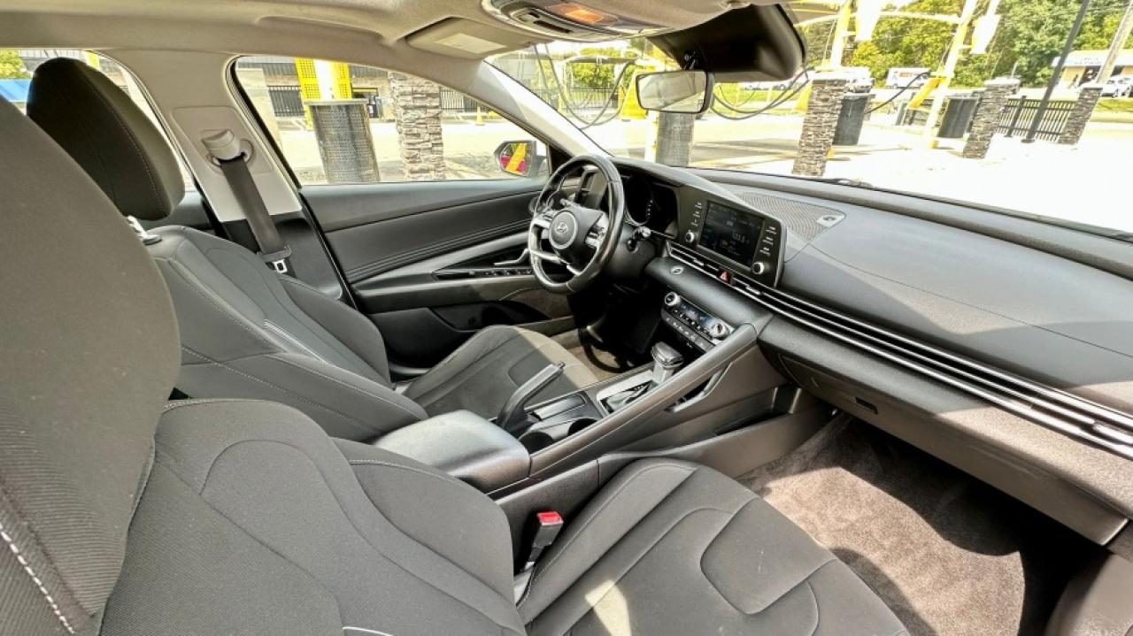 2021 Hyundai Elantra * ONE OWNER *  PREFERRED IVT W/SUN & TECH SEL Photo