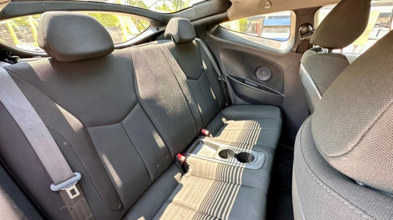 2016 Hyundai Veloster * COUPE * NO ACCIDENTS BASE Photo