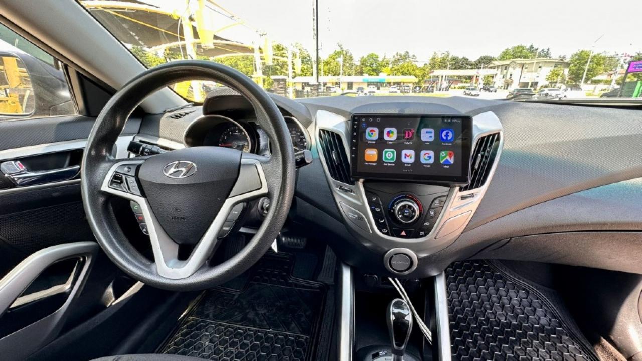 2016 Hyundai Veloster * COUPE * NO ACCIDENTS BASE Photo