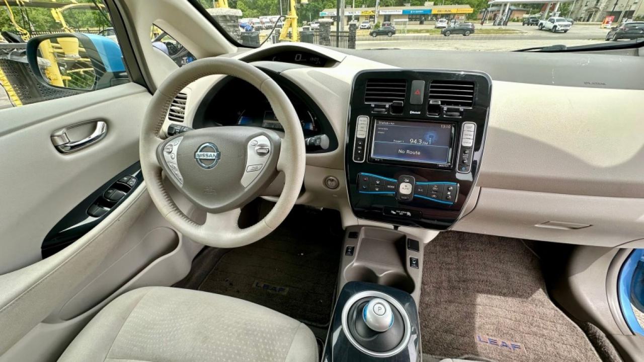 2012 Nissan Leaf * ELECTRIC * NO ACCIDENTS* " Photo