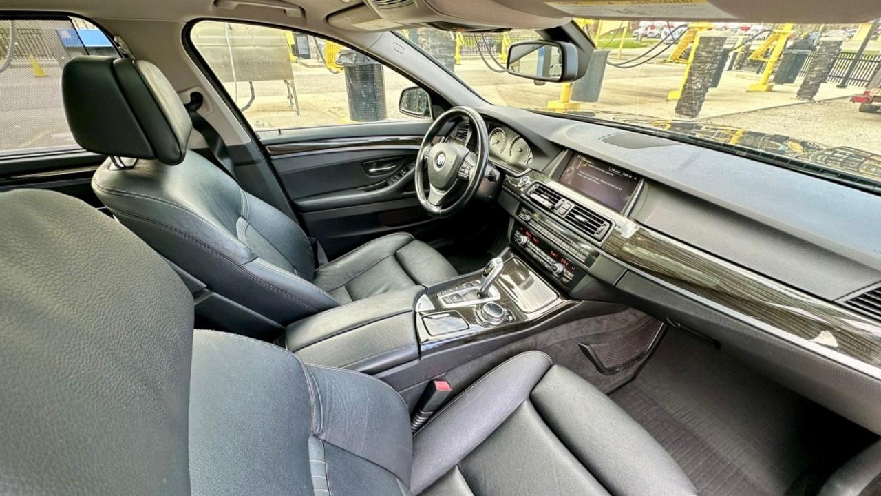 2014 BMW 5 Series * AWD * NO ACCIDENTS 528I XDRIVE Photo