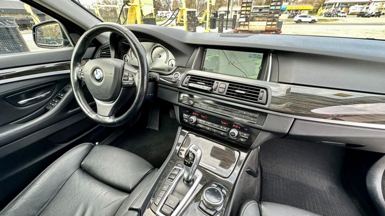 2014 BMW 5 Series * AWD * NO ACCIDENTS 528I XDRIVE Photo