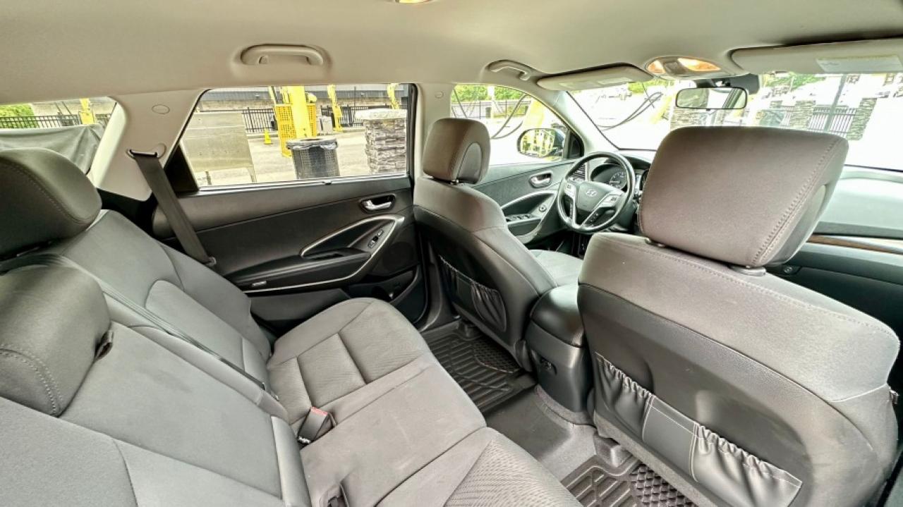 2017 Hyundai Santa Fe XL * LOW KM * 7 SEATER " Photo