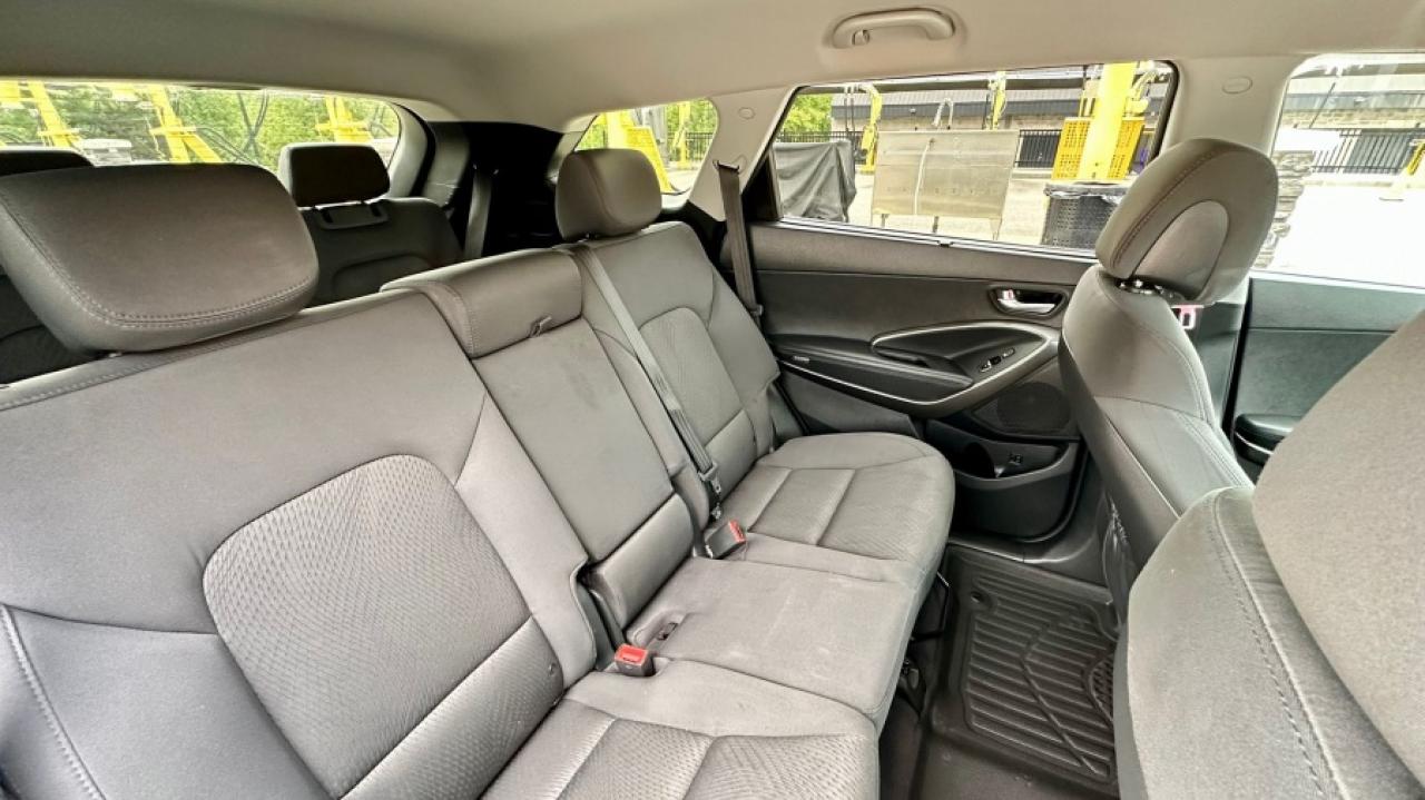 2017 Hyundai Santa Fe XL * LOW KM * 7 SEATER " Photo