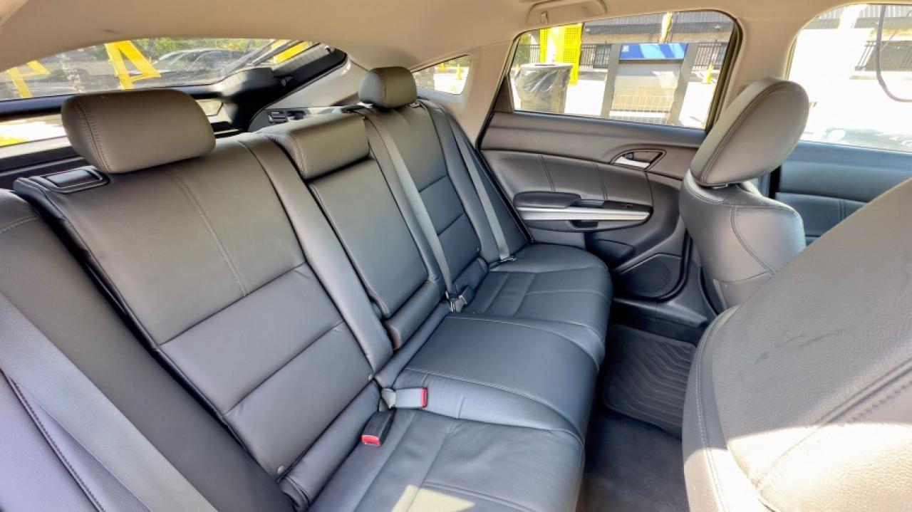 2013 Honda Accord Crosstour * 4X4 * MUST SEE " Photo