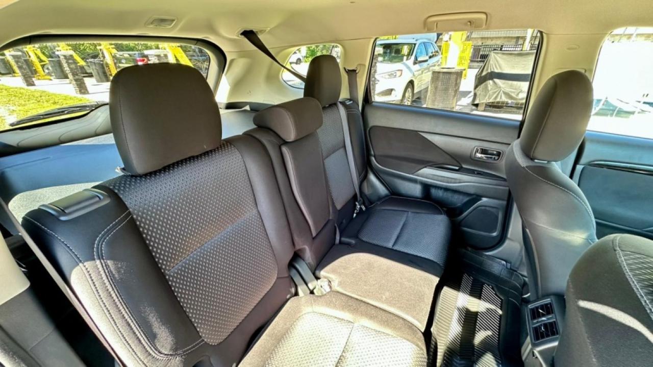 2019 Mitsubishi Outlander * 4X4 * NO ACCIDENTS ES Photo